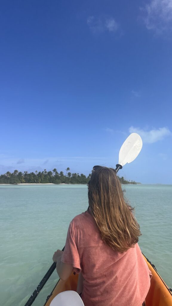 Kayaking Aitutaki Lagoon